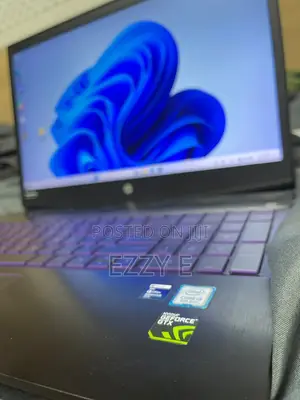 Laptop HP Pavilion 15 8GB Intel Core i5 HDD+SSD 1T