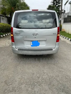 Hyundai H200 2010 Silver