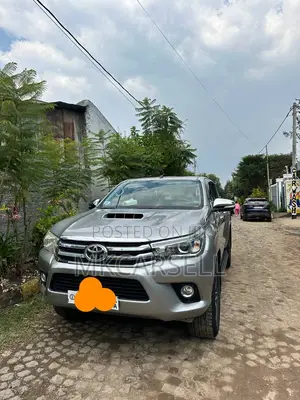 Toyota Hilux Revo Double Cab Deisel 2.8 AWD 2016 Silver