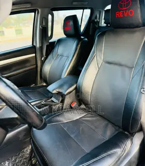 Toyota Hilux Revo Double Cab Deisel 2.8 AWD 2016 Silver