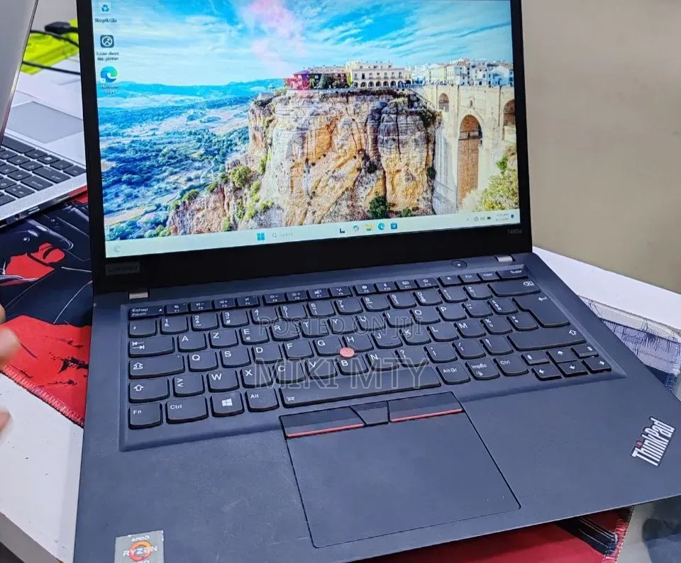 New Laptop Lenovo ThinkPad X1 Yoga 8GB AMD Ryzen 7 SSD 512GB