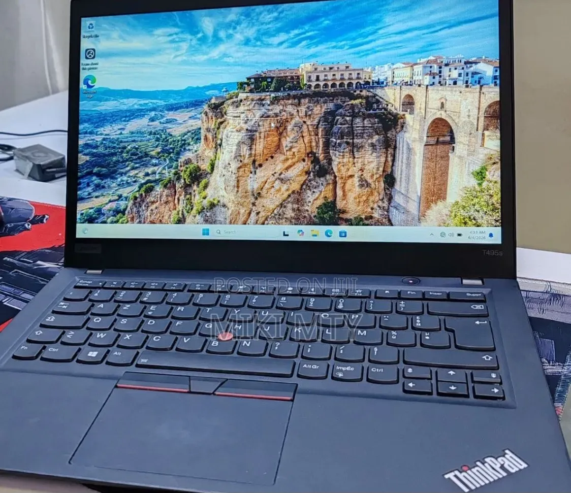New Laptop Lenovo ThinkPad X1 Yoga 8GB AMD Ryzen 7 SSD 512GB