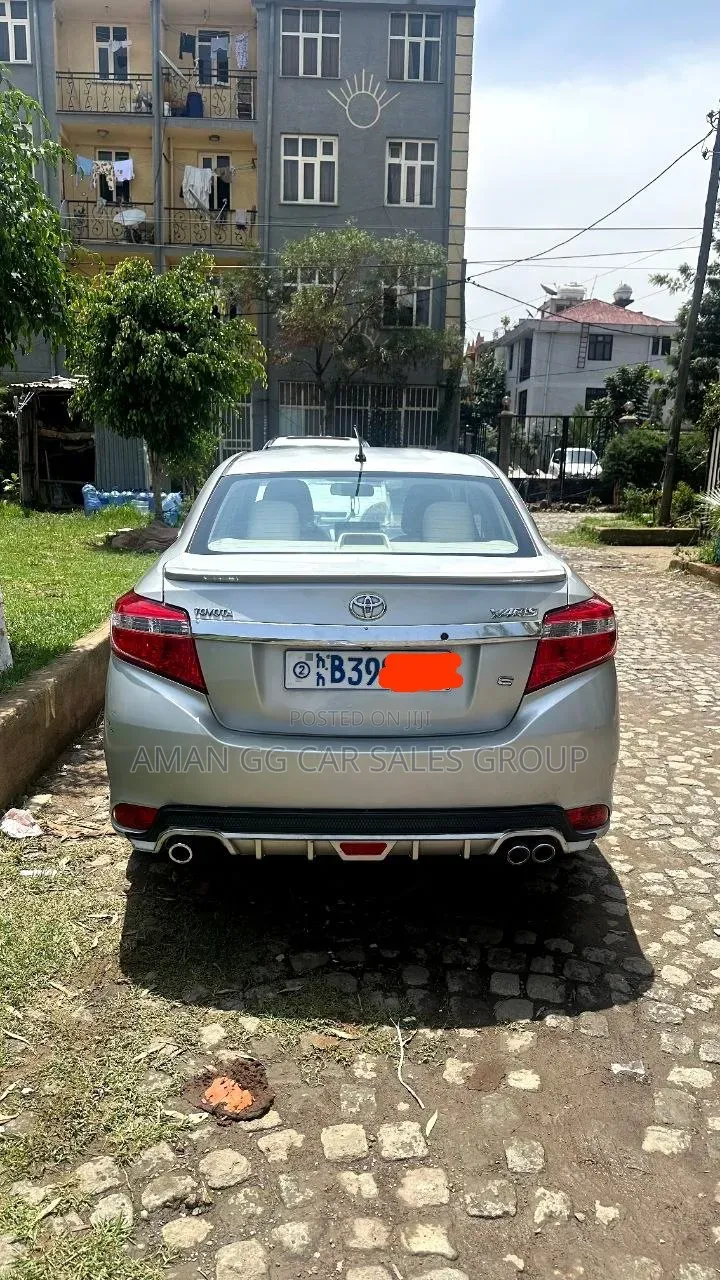 Toyota Yaris 2015 Silver