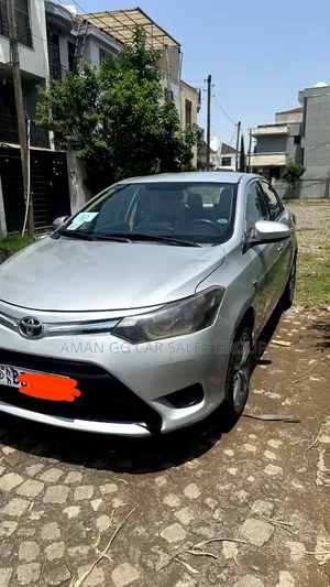 Toyota Yaris 2015 Silver