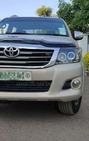 Toyota Hilux 2015 Beige
