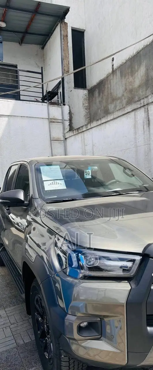 New Toyota Hilux 2025
