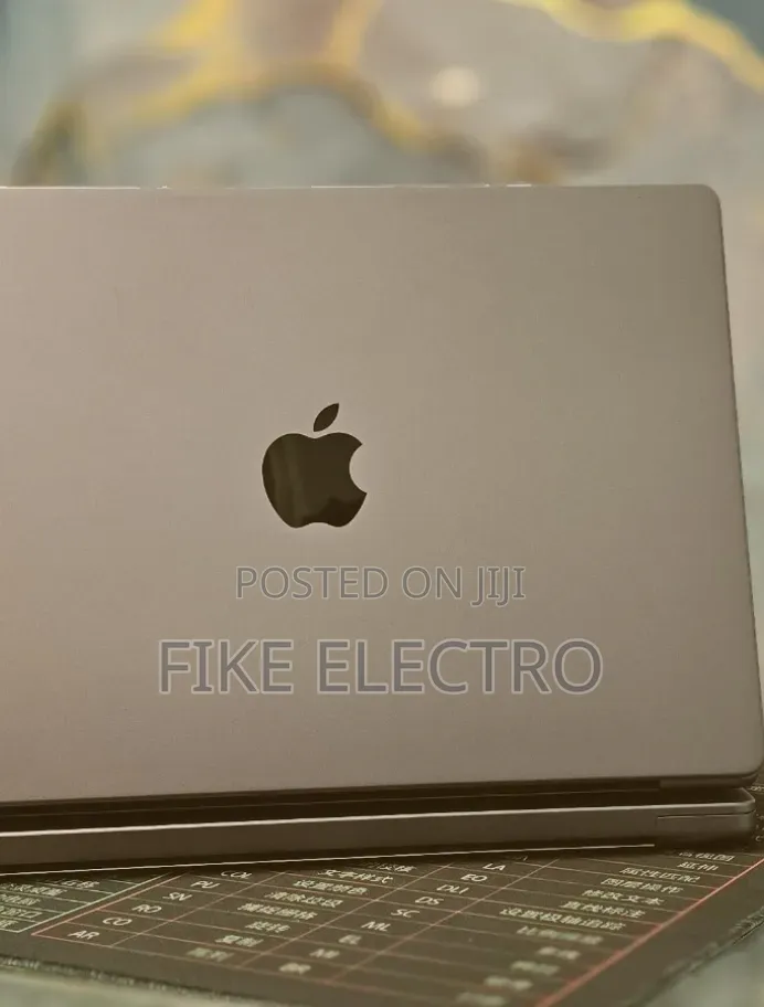 Laptop Apple MacBook Pro 2021 M1 32GB Apple M1 Pro SSD 512GB