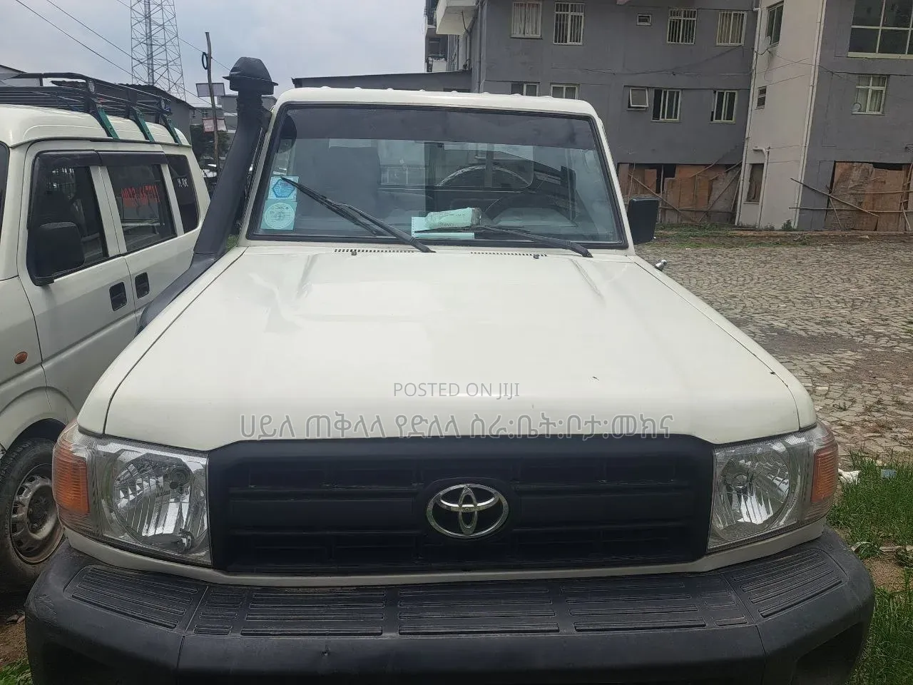 Toyota Land Cruiser 2000 Ivory