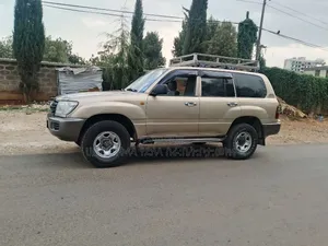 Toyota Land Cruiser 2004 Pink