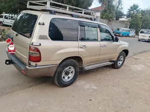 Toyota Land Cruiser 2004 Pink
