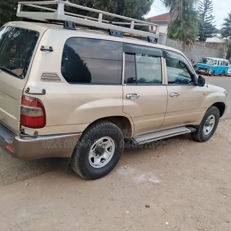 Toyota Land Cruiser 2004 Pink