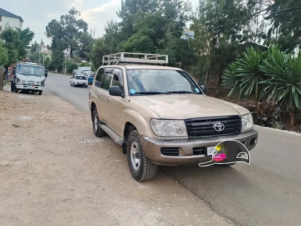 Toyota Land Cruiser 2004 Pink