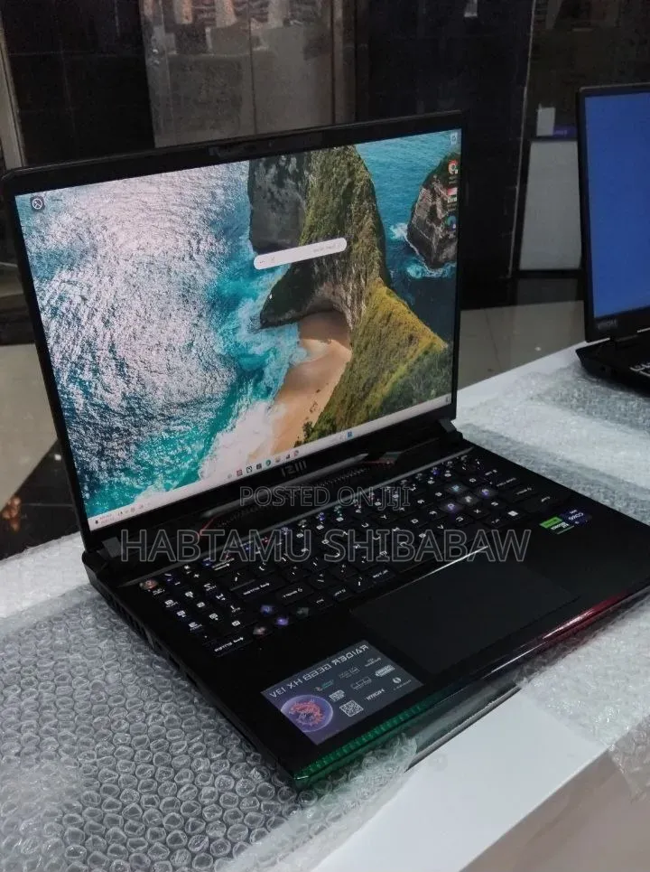 New Laptop MSI Raider GE68HX 13VI-202US 32GB Intel Core i9 SSD 1T