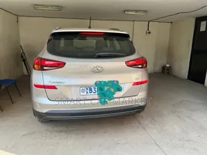Hyundai Tucson 2018 Gold