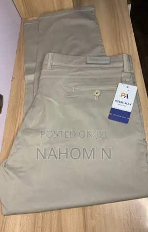 De Poloawa Men's Trousers Feature a Neutral
