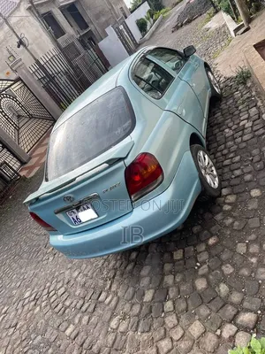 Toyota Platz 2004