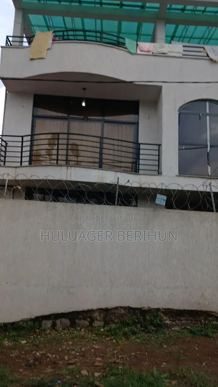 Furnished 3bdrm Villa in Bole for sale