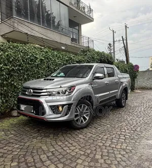 Toyota Hilux 2017 Silver