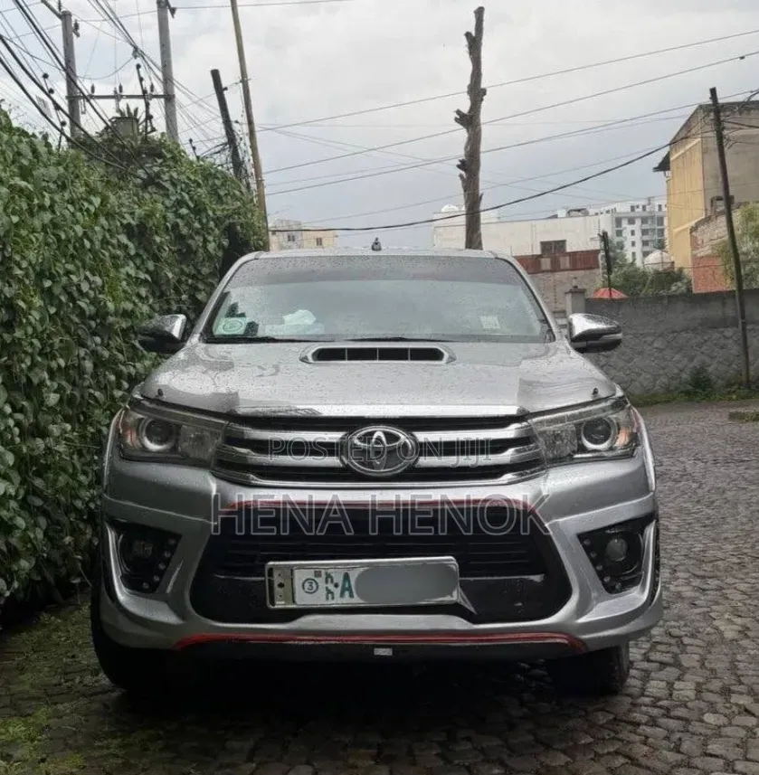 Toyota Hilux 2017 Silver