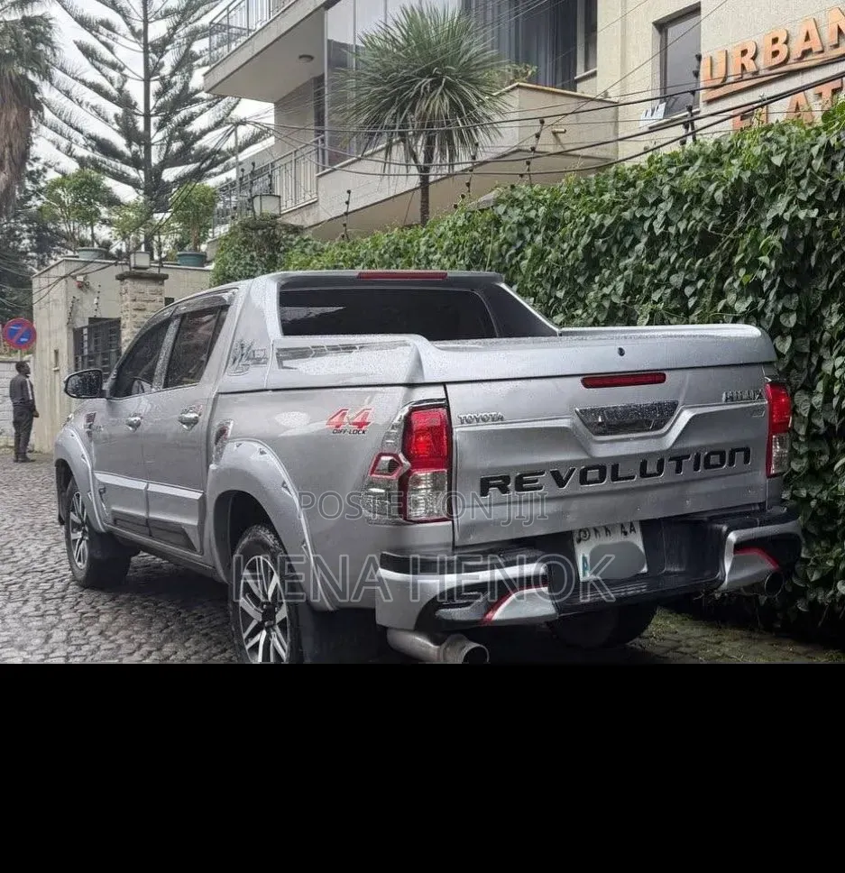 Toyota Hilux 2017 Silver