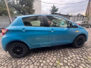 Toyota Yaris 2018 Blue