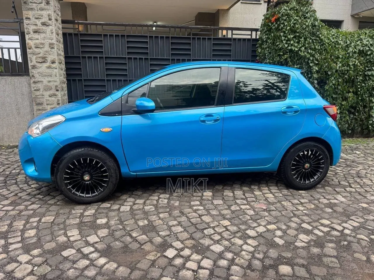 Toyota Yaris 2018 Blue