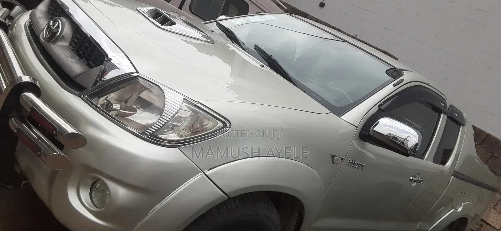 Toyota Hilux 2.5 D-4D 4X4 SRX 2010 Silver