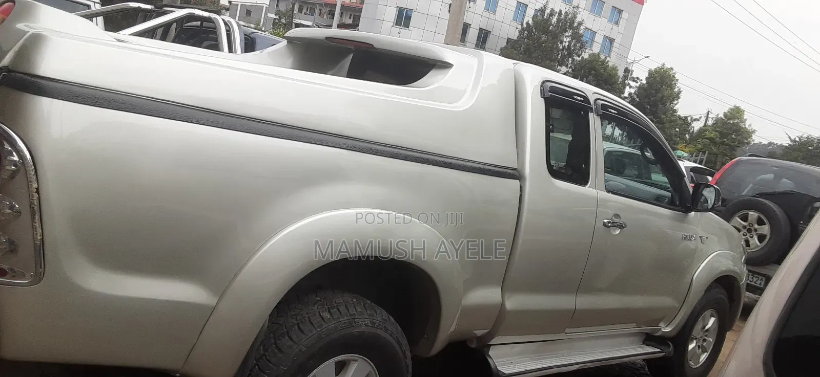 Toyota Hilux 2.5 D-4D 4X4 SRX 2010 Silver