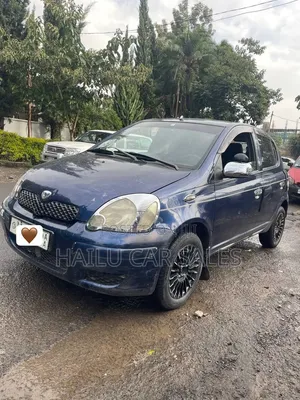 Toyota Vitz 2004 Blue