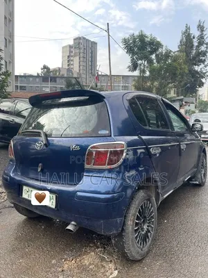 Toyota Vitz 2004 Blue