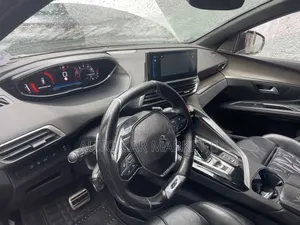 Peugeot 5008 2022 White