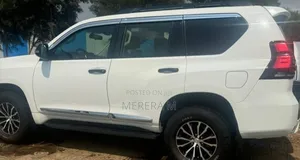 Toyota Land Cruiser 2018 White