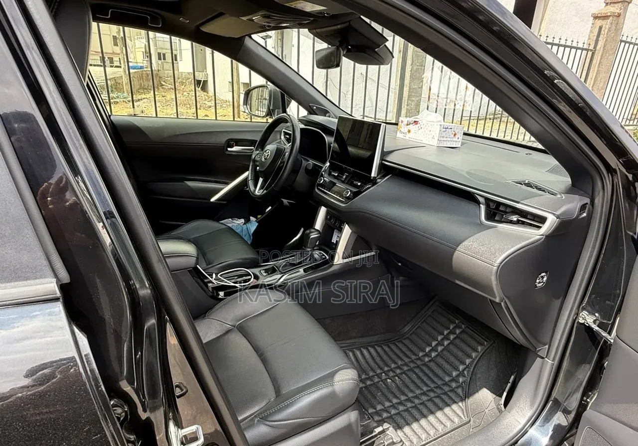 Toyota Corolla Cross Hybrid 2024 Black