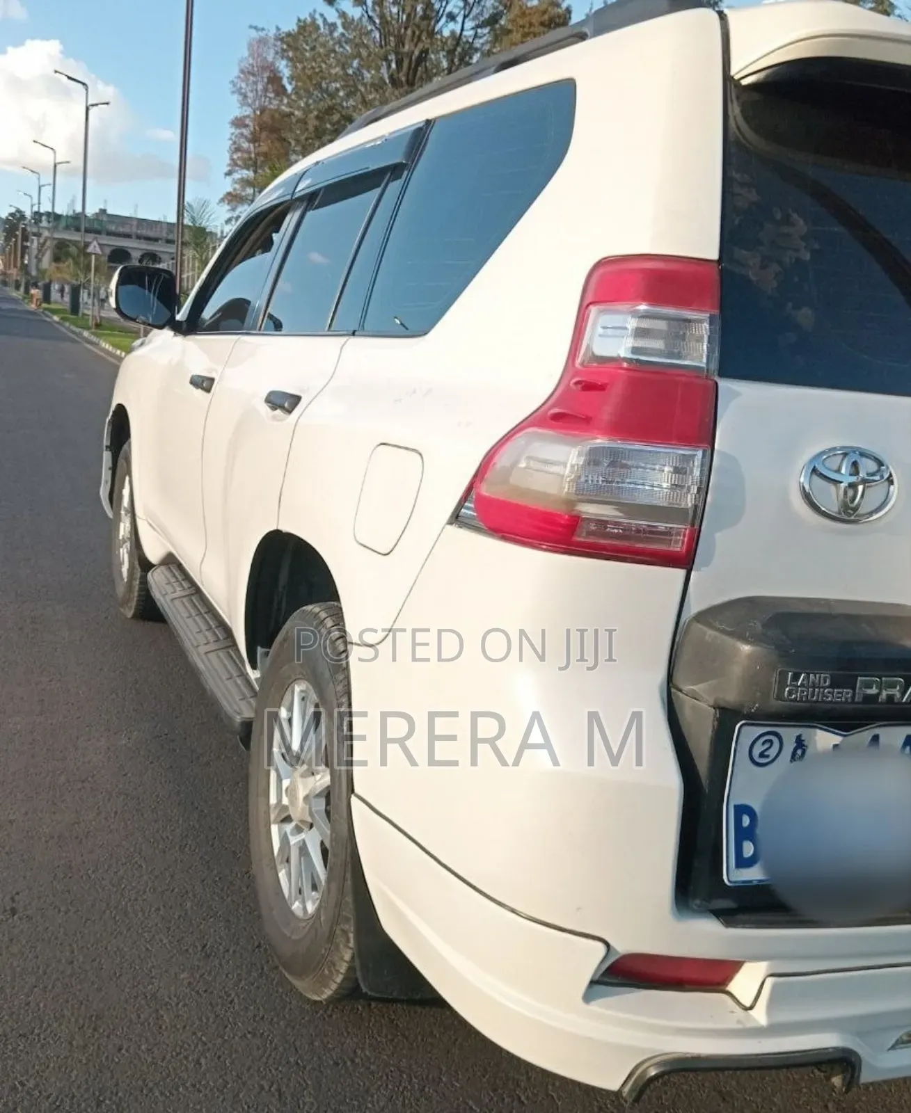 Toyota Land Cruiser Prado 2011 White