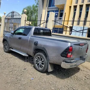 Toyota Hilux 2017 Silver