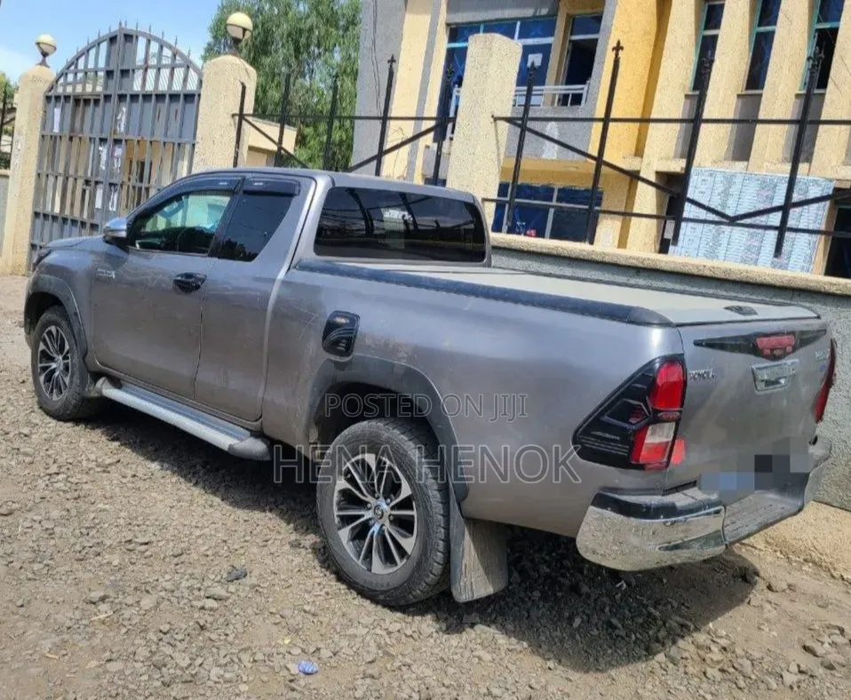 Toyota Hilux 2017 Silver