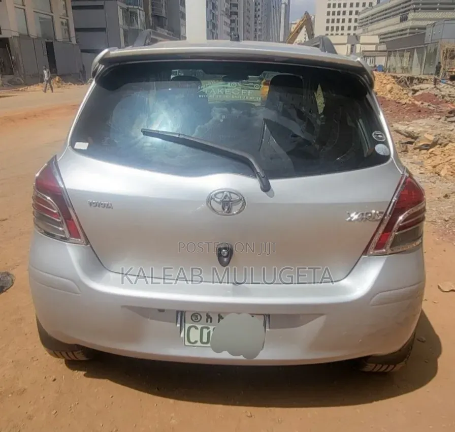 Toyota Yaris 2010 Silver