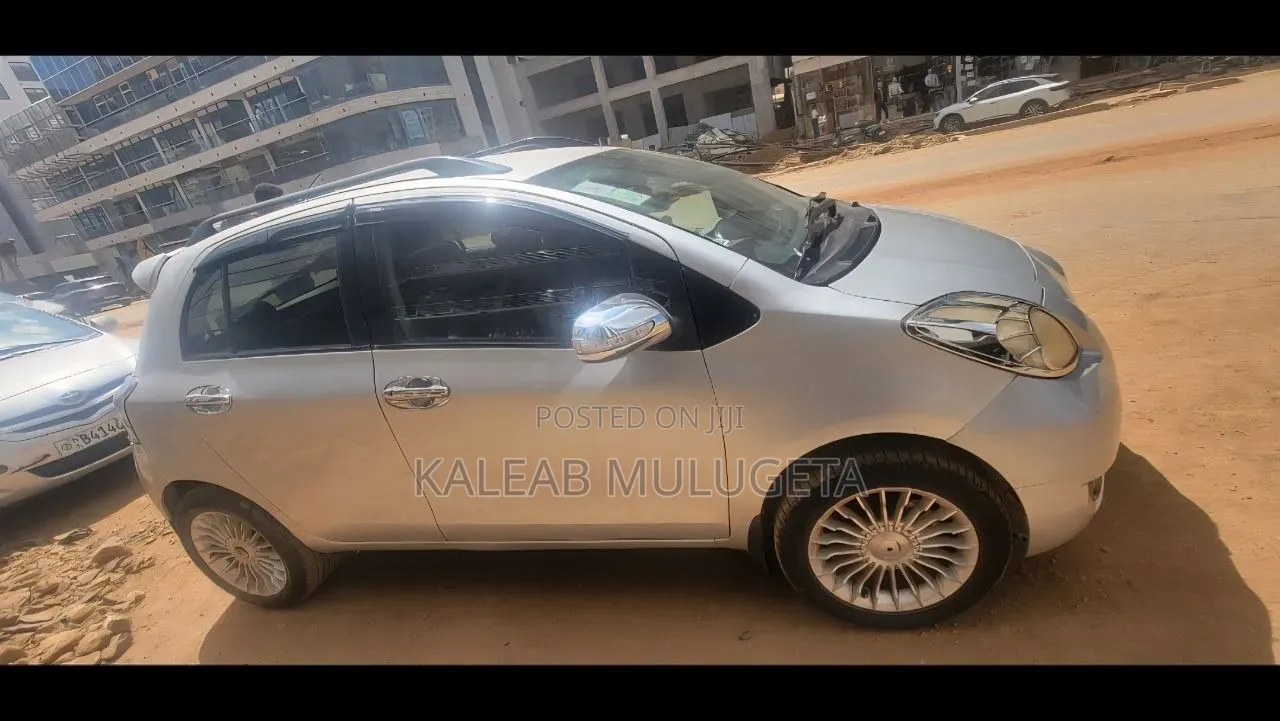 Toyota Yaris 2010 Silver