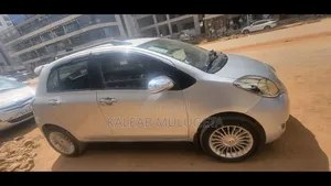Toyota Yaris 2010 Silver