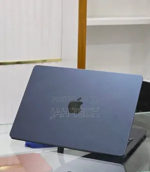 New Laptop Apple MacBook Air 2022 M2 16GB Apple M2 SSD 512GB