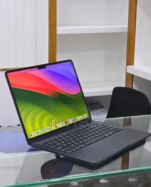 New Laptop Apple MacBook Air 2022 M2 16GB Apple M2 SSD 512GB