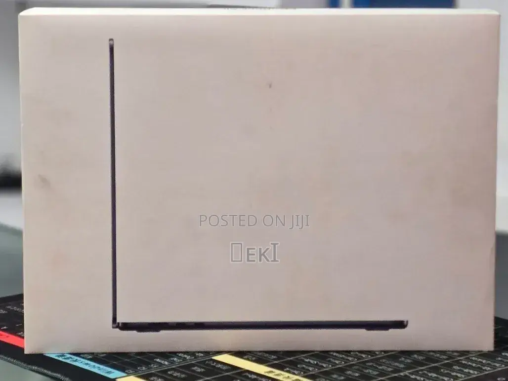 New Laptop Apple MacBook Air 2025 M4 16GB Apple M4 SSD 256GB
