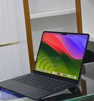 New Laptop Apple MacBook Air 2022 M2 16GB Apple M2 SSD 512GB