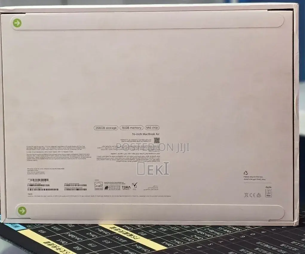 New Laptop Apple MacBook Air 2025 M4 16GB Apple M4 SSD 256GB