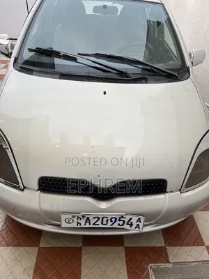 Toyota Vitz 2001 Silver