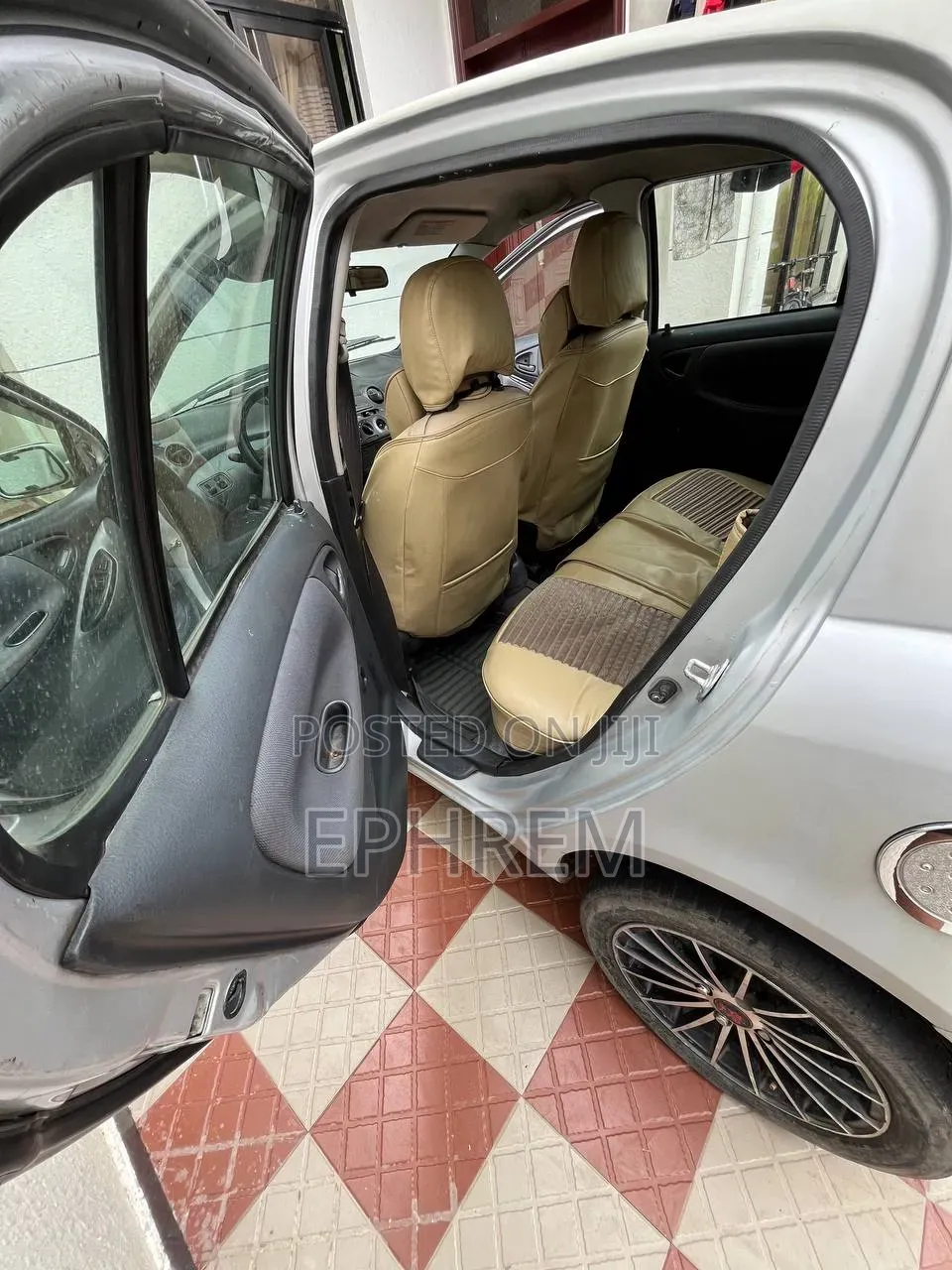 Toyota Vitz 2001 Silver