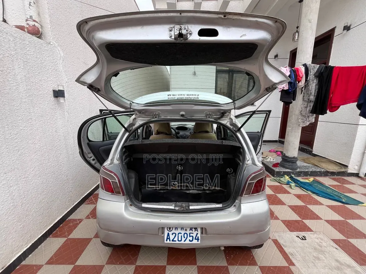 Toyota Vitz 2001 Silver