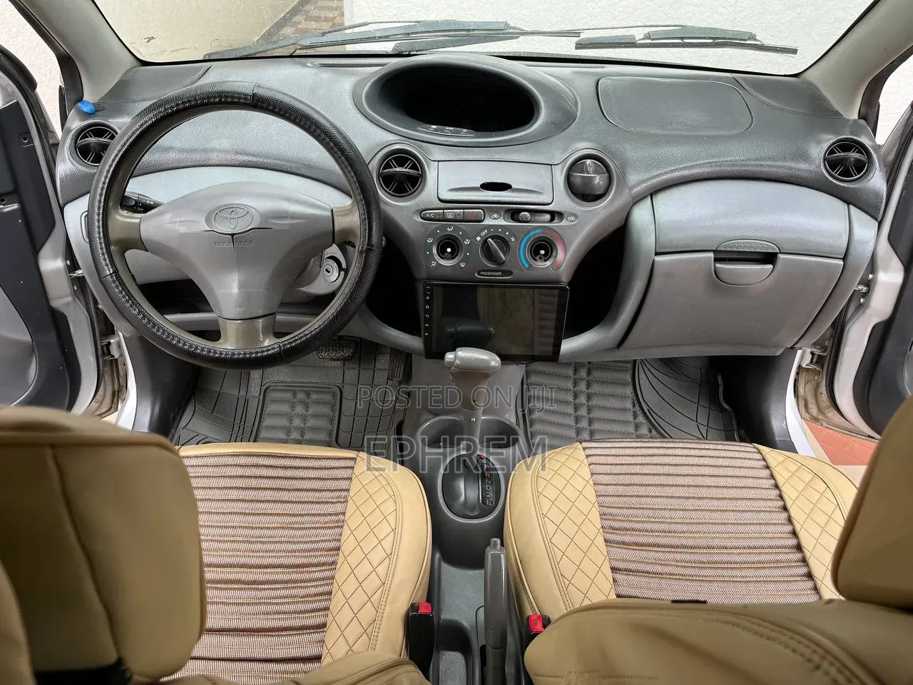 Toyota Vitz 2001 Silver