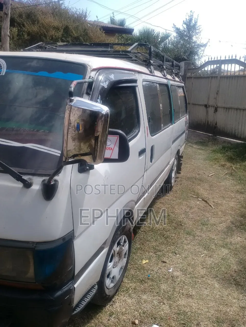 Toyota Hilux 2001 White