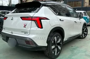 Mitsubishi Airtrek 135 kW FWD 2023 White